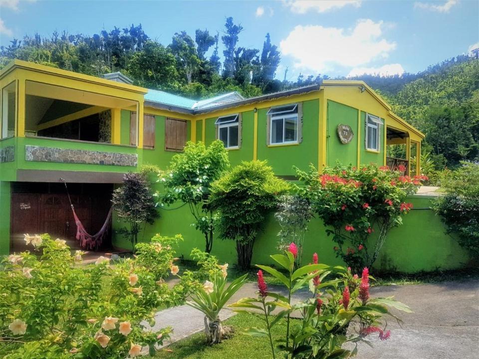 Serenity Lodges Dominica Marigot Exterior photo